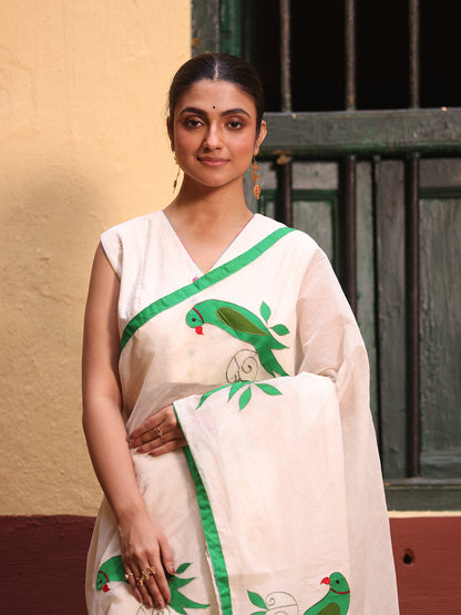 Tia Pakhi Applique Saree