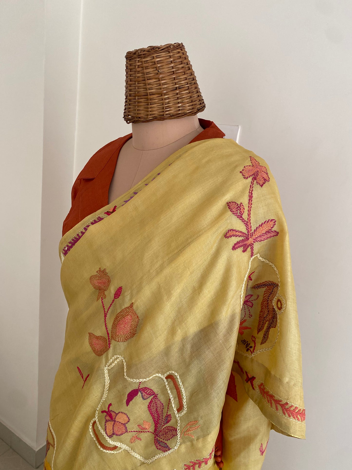 Vaso di fiori Kantha saree