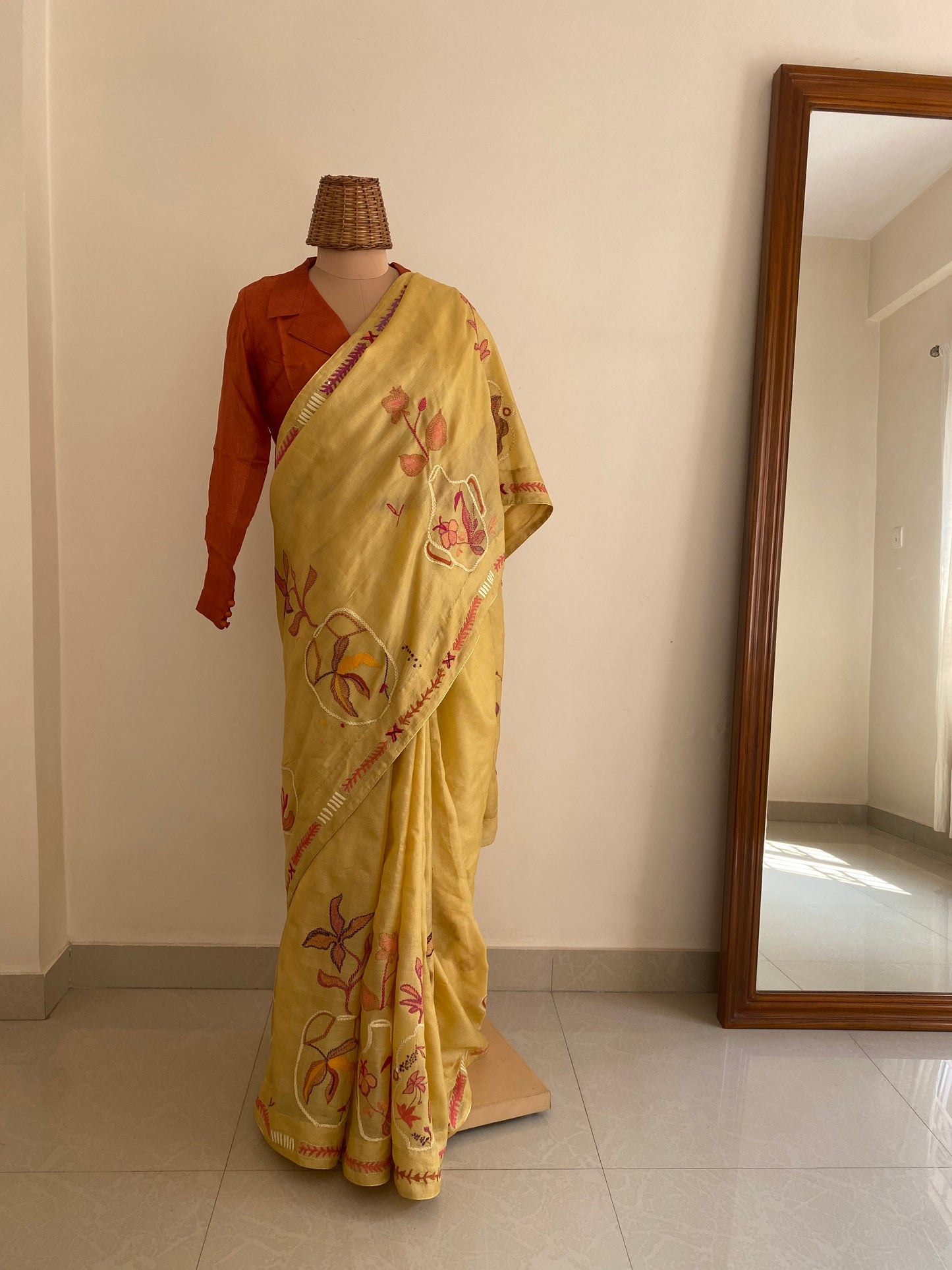 Vaso di fiori Kantha saree