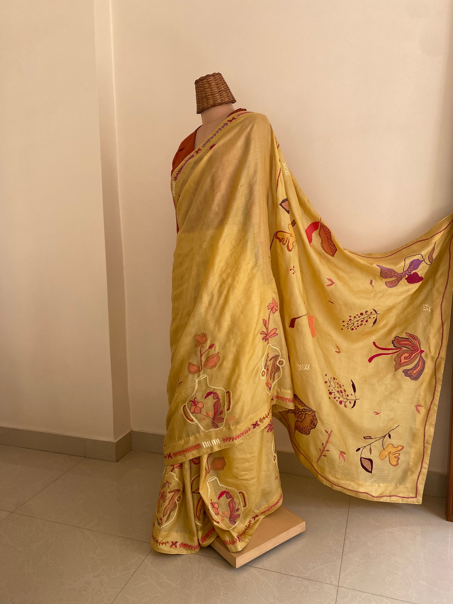 Vaso di fiori Kantha saree