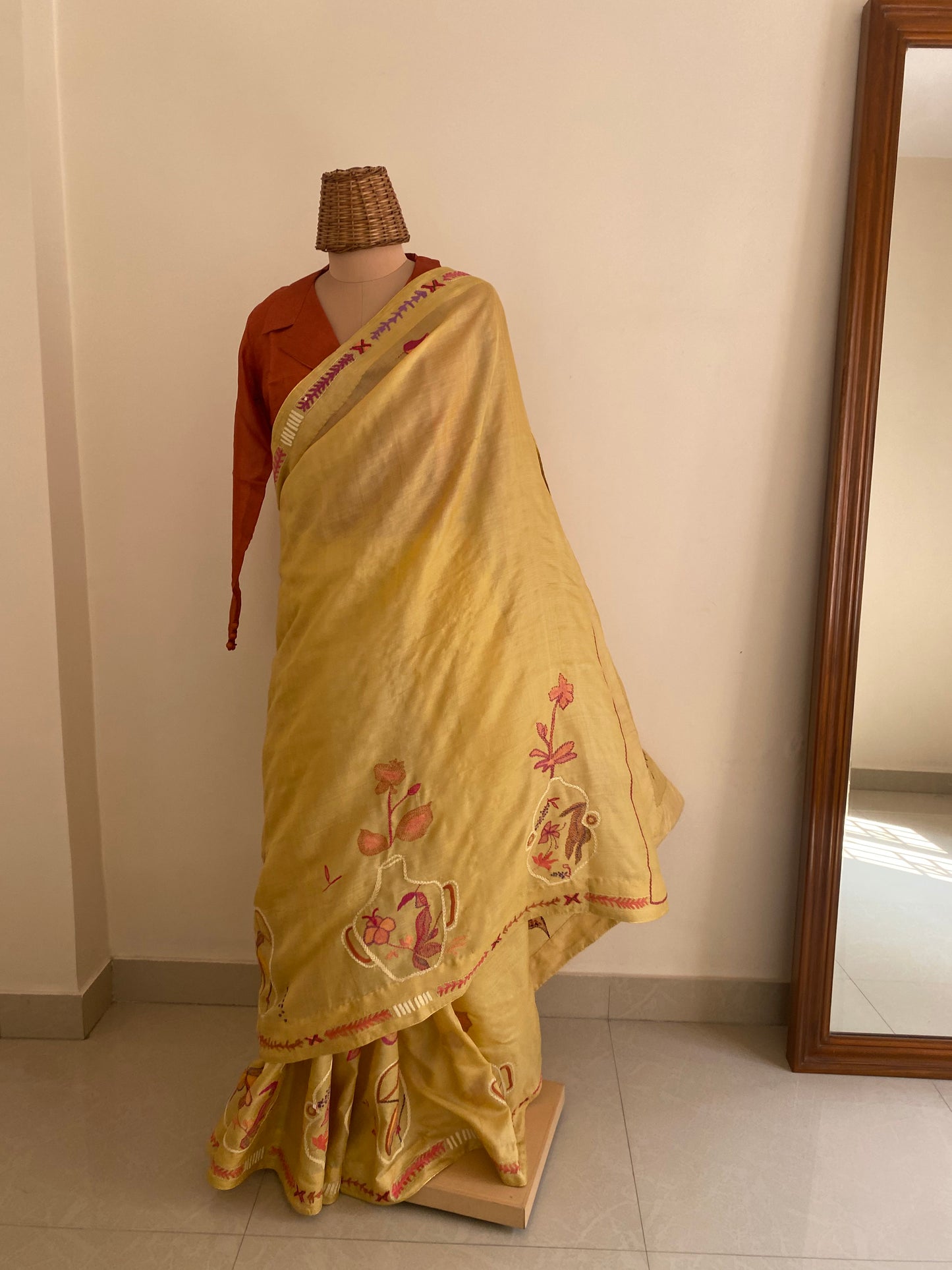 Vaso di fiori Kantha saree